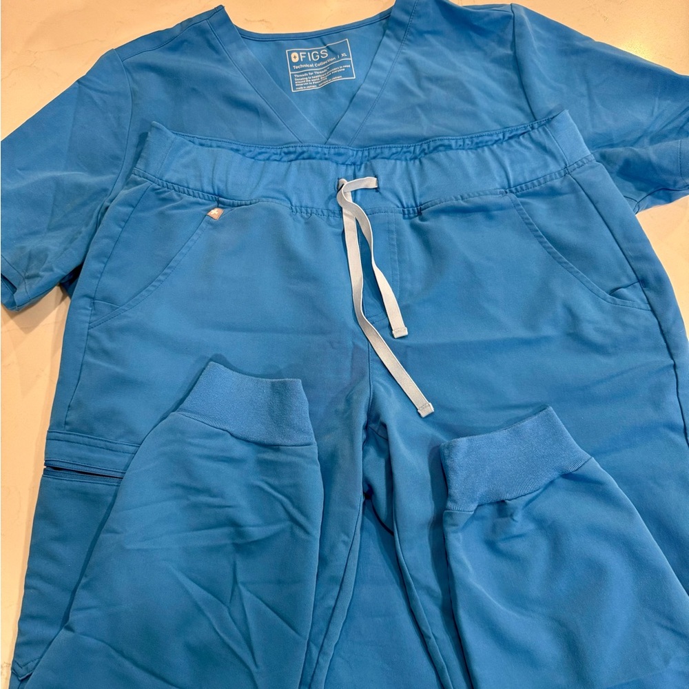 Figs Vibrant Blue Medical Scrub Set